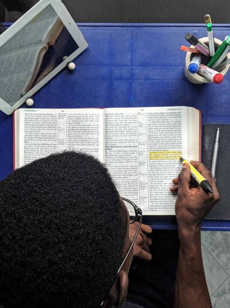 10 Tips To Help You Find Good Bible Study Books